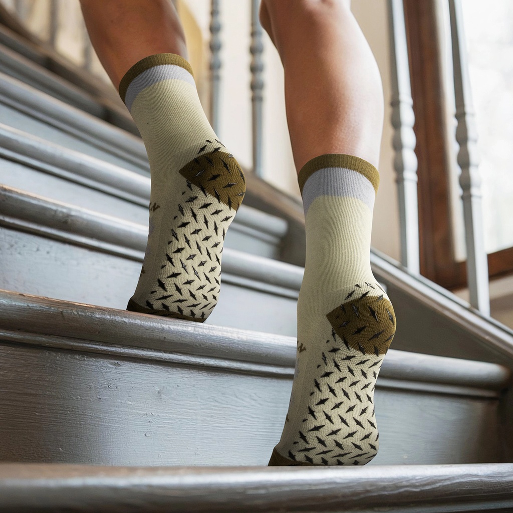 Nero Crew Grip Socks - 127604 (S)
